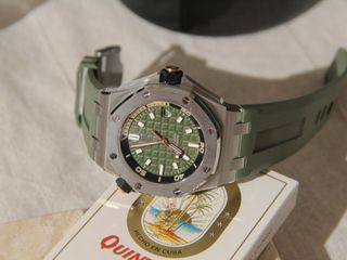 （分類：）位於 。 由 thehorologisthk 提交（商品編號 1248967678，圖片 1）。簡介： 。
