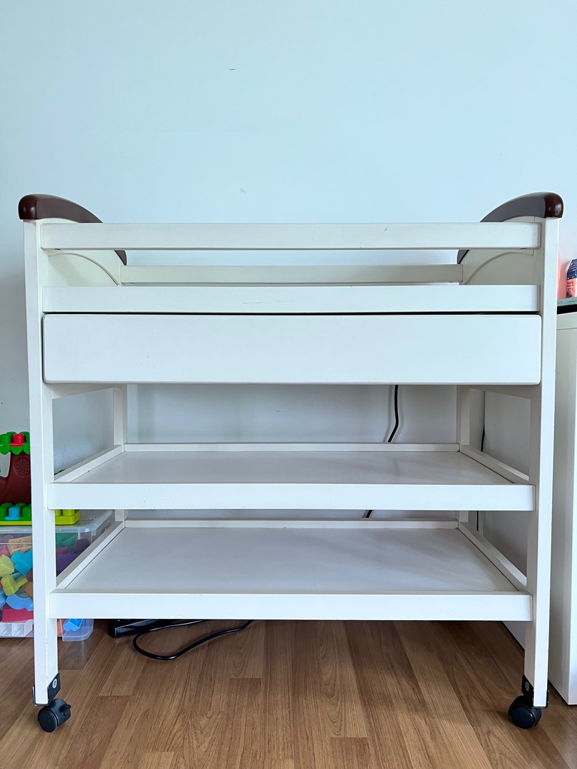 Baby loves discount changing table