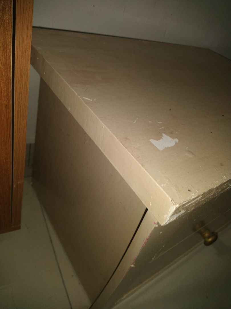 Bedside table (Category: Tables & Sets) located in Ipoh. Submitted by arfjohnn44335 (Listing ID 1248993104, Image 3). Description: Negotiable..self pickup only . ada kesan cat tercabut sbb tu bukan color asal..jual sbb pindah rumah and there's to much furniture to store very sturdy kukuh.. build quality also great 😃 👍 pm for more pics.