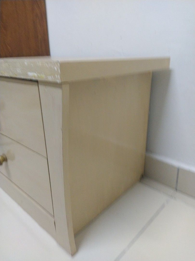Bedside table (Category: Tables & Sets) located in Ipoh. Submitted by arfjohnn44335 (Listing ID 1248993104, Image 2). Description: Negotiable..self pickup only . ada kesan cat tercabut sbb tu bukan color asal..jual sbb pindah rumah and there's to much furniture to store very sturdy kukuh.. build quality also great 😃 👍 pm for more pics.