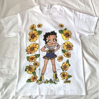 (Category: ) located in . Submitted by prettyradclothes (Listing ID 1248985112, Image 1). Description: .