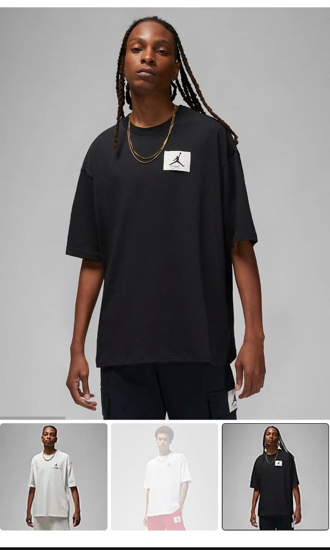essential oversized pocket crew tee