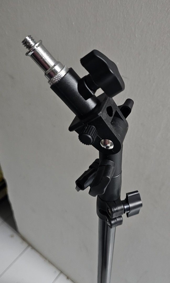 Camera stand (Category: Tripods & Monopods) located in Singapore. Submitted by handymanservises (Listing ID 1249008671, Image 2). Description: .
