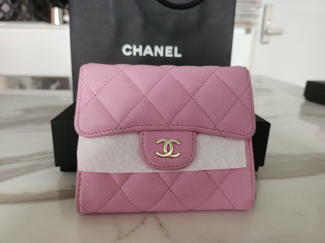 Chanel 22P pink grained calfskin zippy wallet