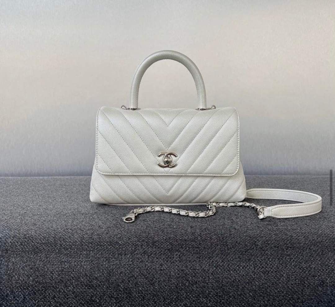 Chanel Coco Chevron Pearly White Top Handle Small Caviar SHW Series 28xxxx Condition 9.5 10 Like New COMPLETE except Card