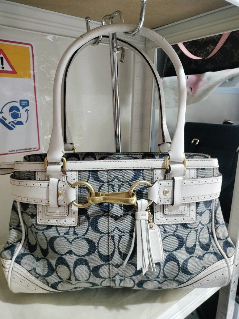 Coach beige shop purse