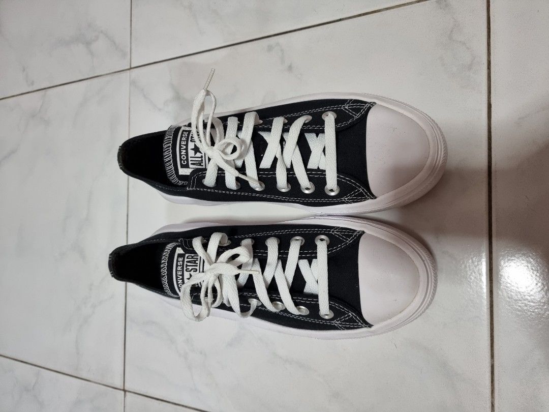 Wide feet chuck taylors on sale