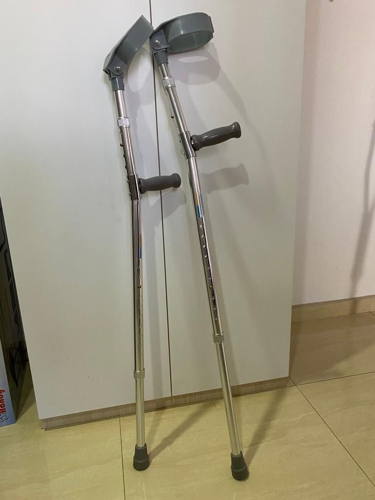 ELBOW CRUTCHES (PRICE NEGOTIABLE), Health & Nutrition, Assistive