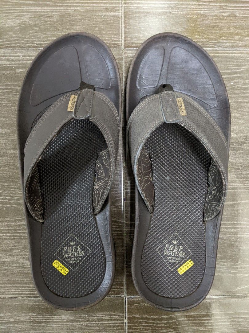 Freewater sandal 10uk, Men's Fashion, Footwear, Flipflops and Slides on