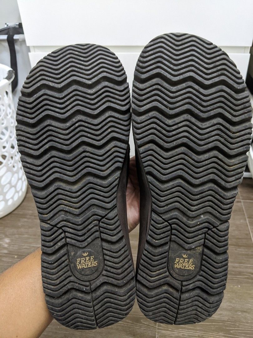 Freewater sandal 10uk, Men's Fashion, Footwear, Flipflops and Slides on