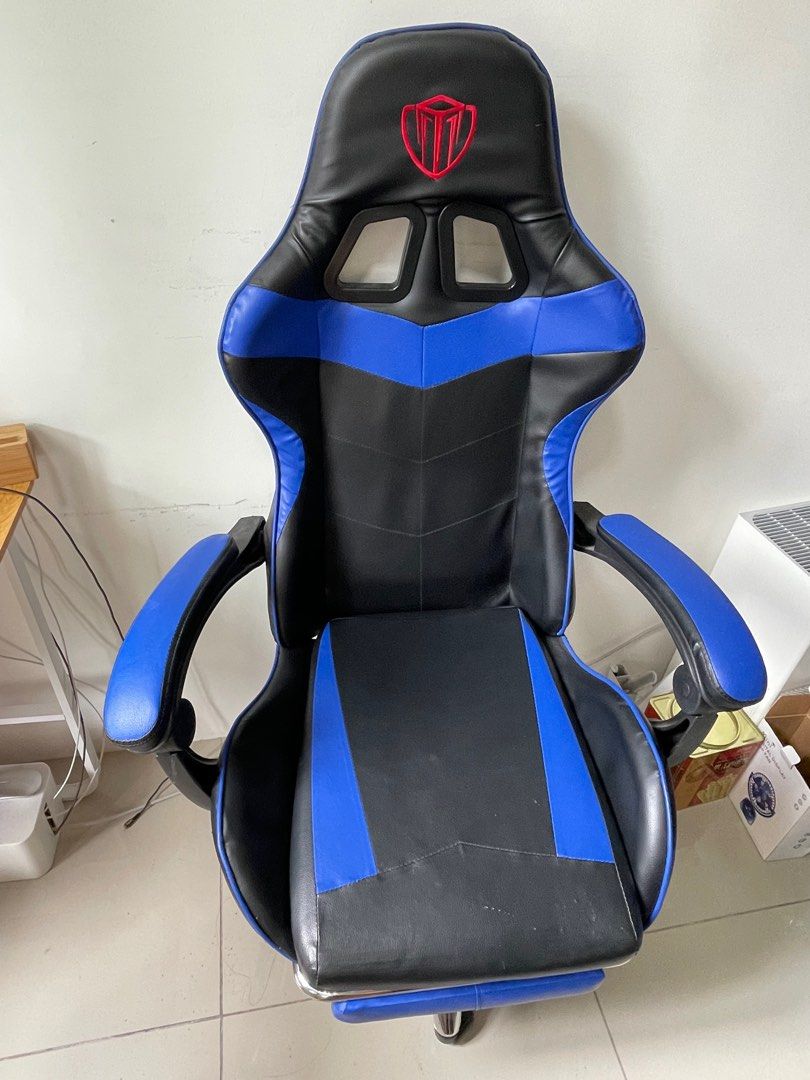 Gaming chair second hand, Furniture & Home Living, Furniture, Chairs on