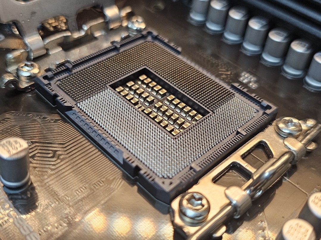 Gigabyte Z790 UD AX DDR5 WIFI 6E LGA 1700 Gaming Motherboard, Computers ...