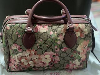 (Category: ) located in . Submitted by gr8brands4less (Listing ID 1249030685, Image 1). Description: .
