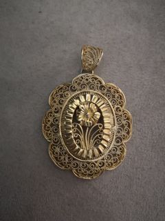 Handcrafted 2" filigree pendant in 925 silver, yellow gold electroplated