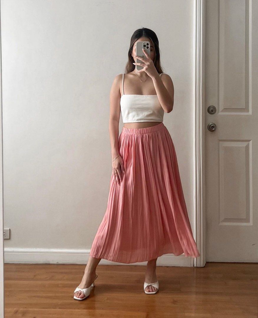 H M Pleated skirt pink Women s Fashion Bottoms Skirts on