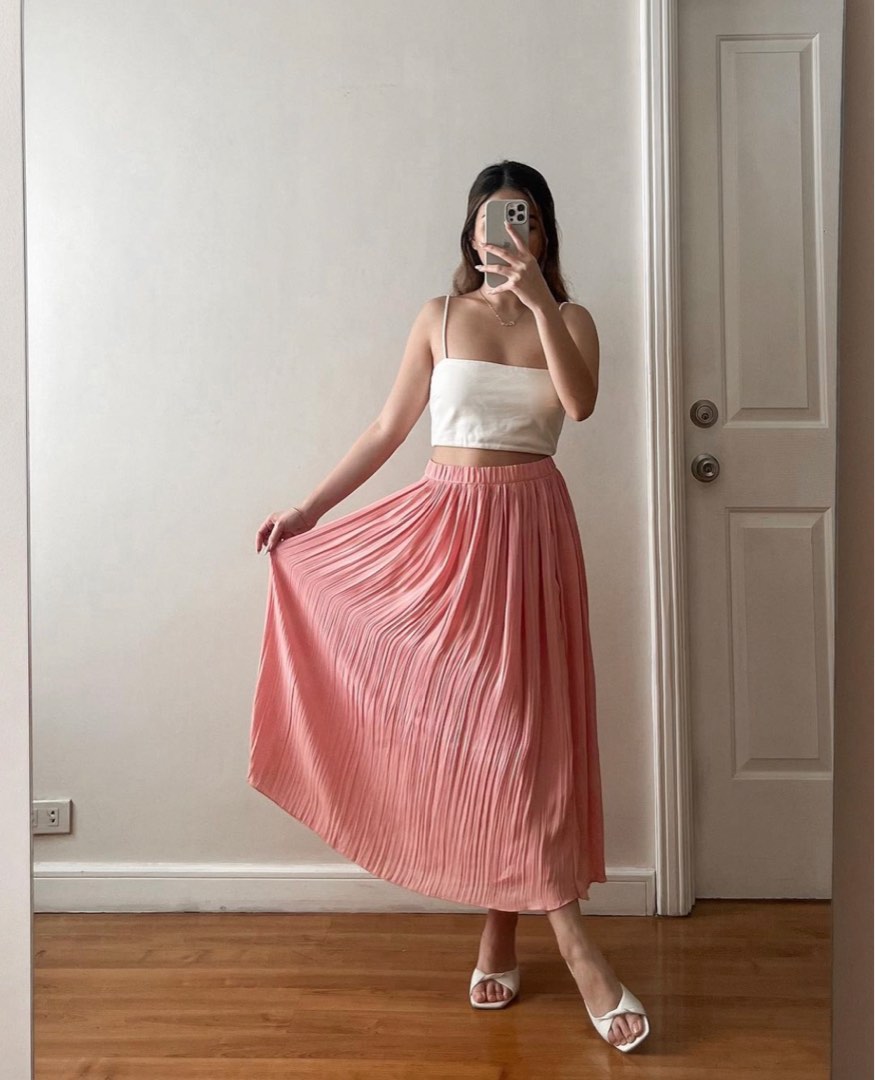 H M Pleated skirt pink Women s Fashion Bottoms Skirts on