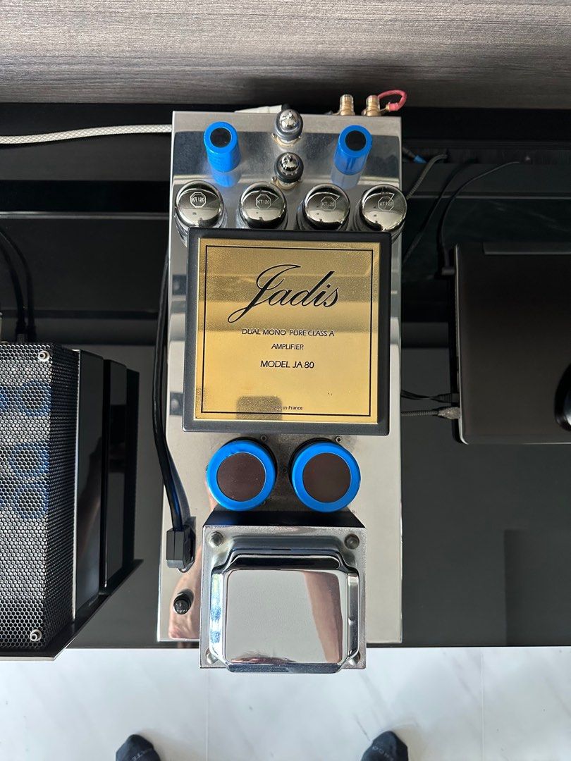 Jadis JPS2 two chassis preamp, Jadis JA80 monoblock power amps, Wilson