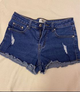 (Category: ) located in . Submitted by marieeewithme (Listing ID 1248913121, Image 1). Description: .