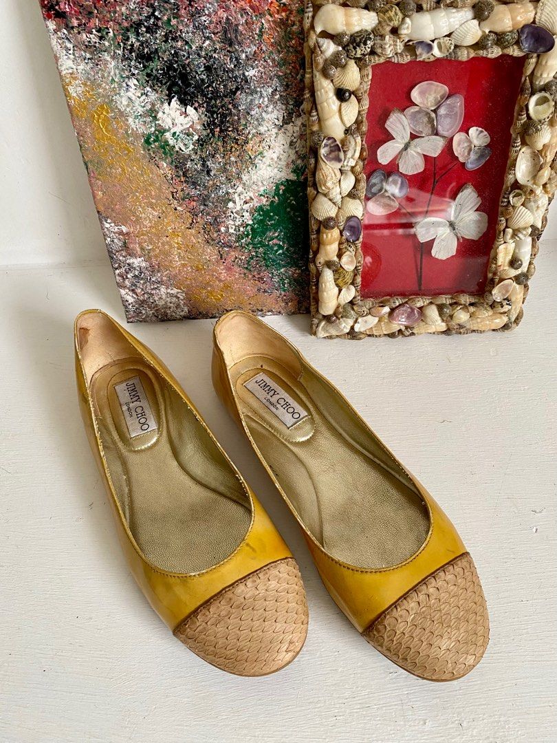 M&S Ladies Yellow Suede with Gold Tip Ballet Pumps, Women's Fashion,  Footwear, Flats & Sandals on Carousell