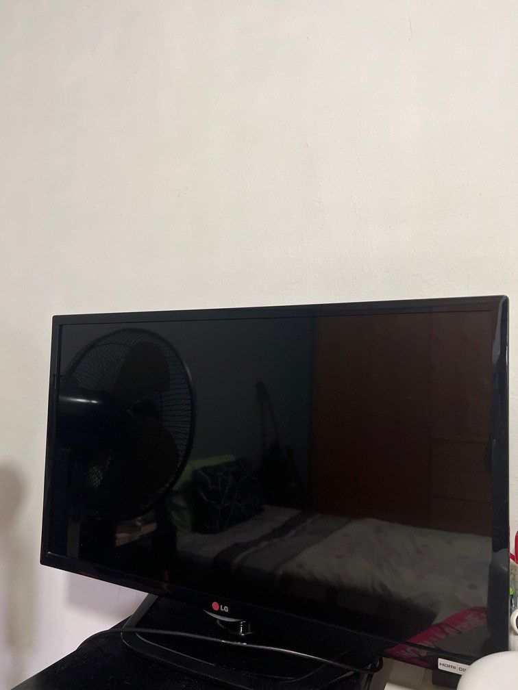 LG TV (Category: TV) located in Singapore. Submitted by gatewaysold (Listing ID 1248975310, Image 1). Description: I’m assuming it can be used as a monitor too! has HDMI port. https://www.lg.com/sg/support/product/lg-32LN5100.ATC Willing to negotiate :) .