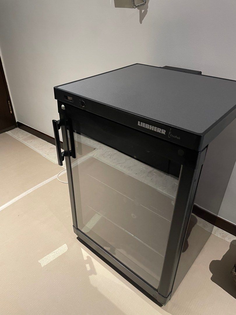 LIEBHERR wine fridge, TV & Home Appliances, Other Home Appliances on