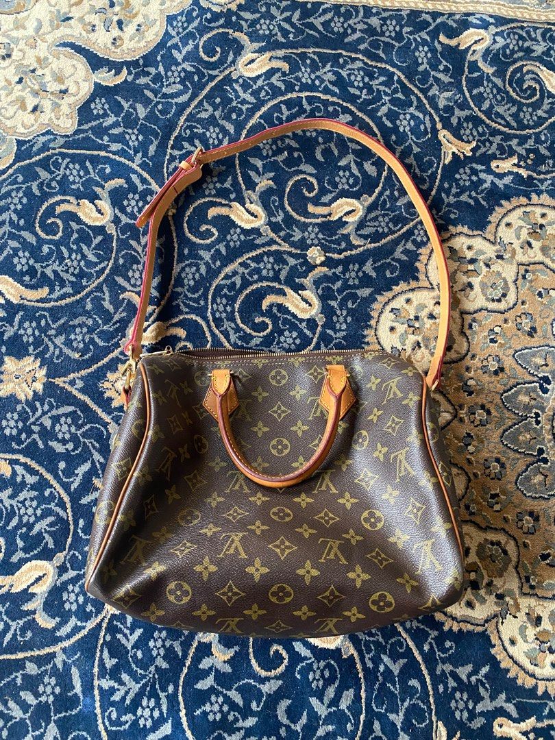 lv bag, Women's Fashion, Bags & Wallets, Tote Bags on Carousell