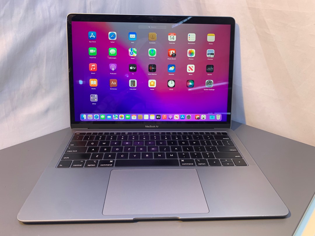 MacBook Air 2018 13inches intel core i5 8gb Memory 256gb Storage, Computers & Tech, Laptops