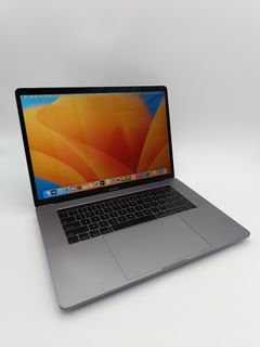 MacBook Pro 15 inch 2017 i7 16GB (not refurbished)