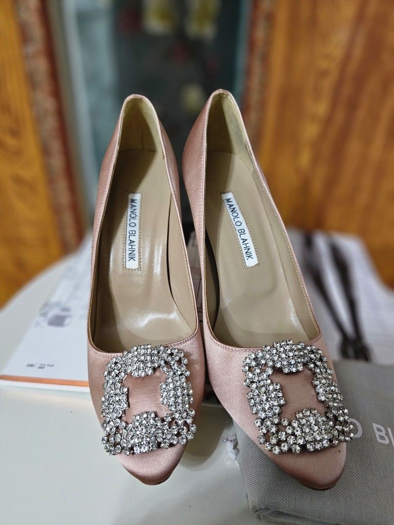 Manolo heels sale hot sale