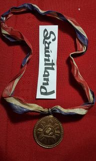 MARCOS DONATED VALEDICTORIAN MEDAL  PHILIPPINE SEAL Antique Vintage Memorabilia
