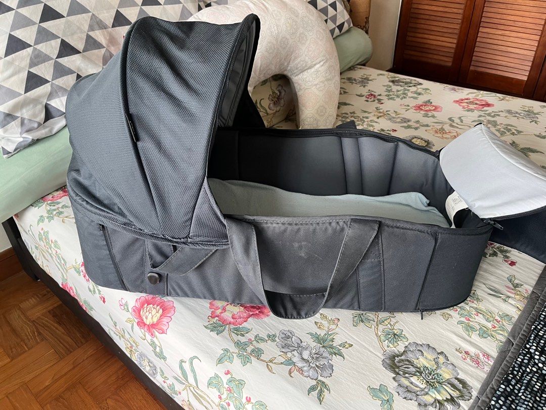 Maxi cosi Laika 2 carrycot, Babies & Kids, Going Out, Strollers on