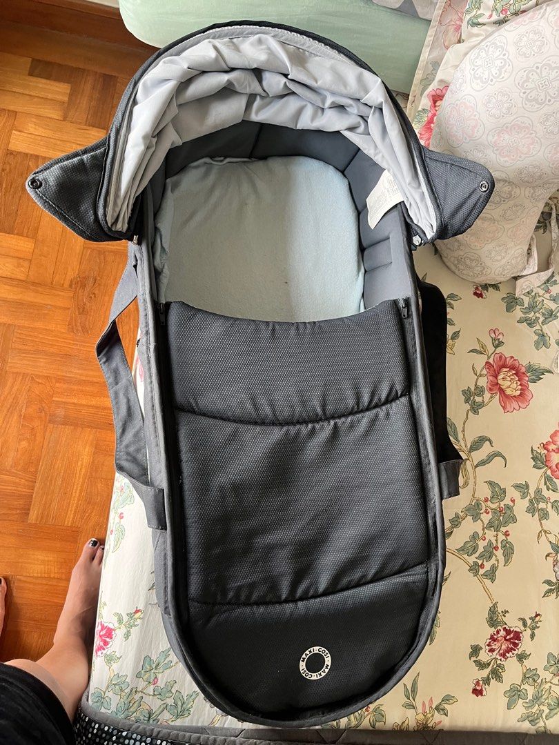 Maxi cosi Laika 2 carrycot, Babies & Kids, Going Out, Strollers on