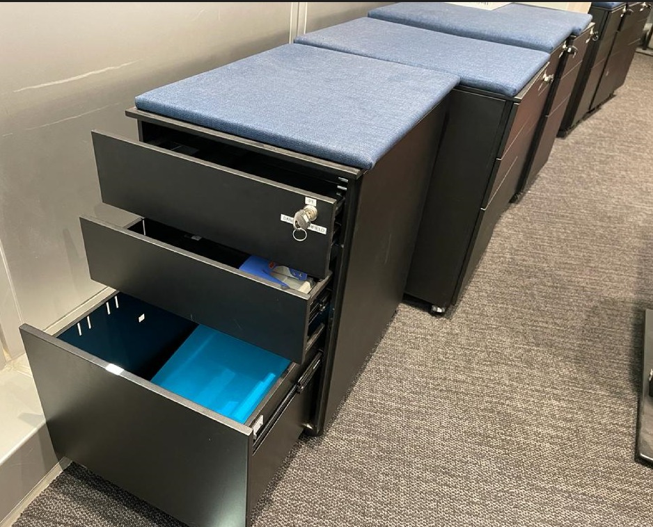 Mobile Pedestal Drawers, Furniture & Home Living, Furniture, Shelves