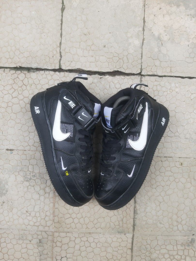 Nike Air Force 1 Utility Black Size 40,5, Fesyen Pria, Sepatu , Sneakers di  Carousell