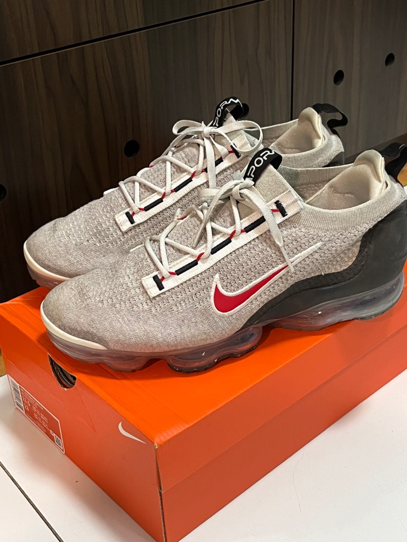 Red nike sales shoes vapormax