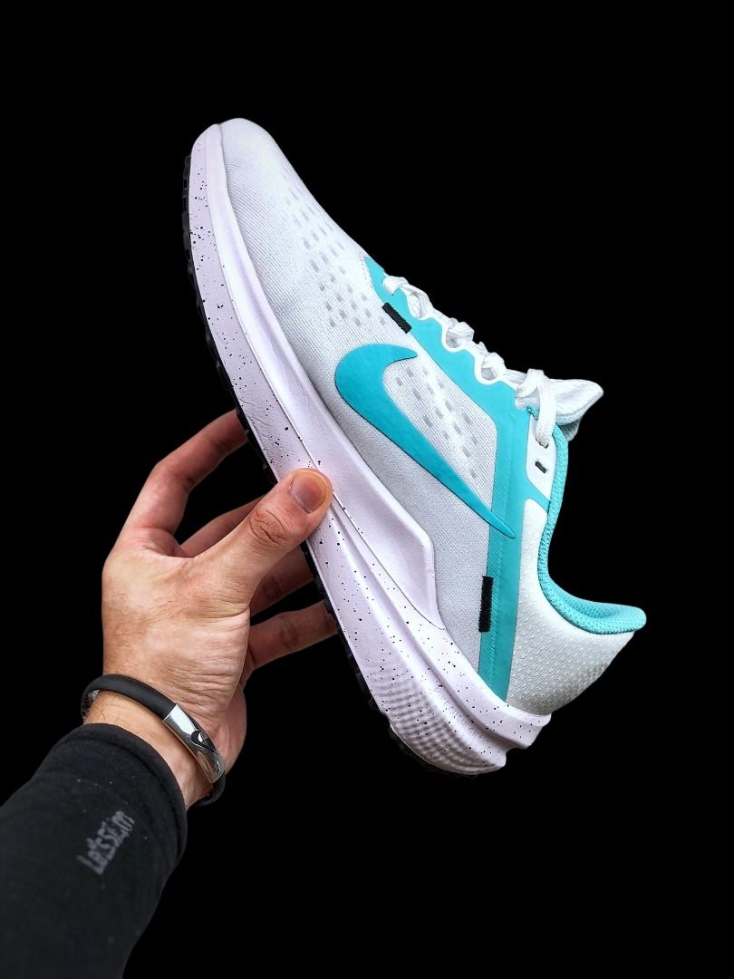 Nike moon outlet landing shoes