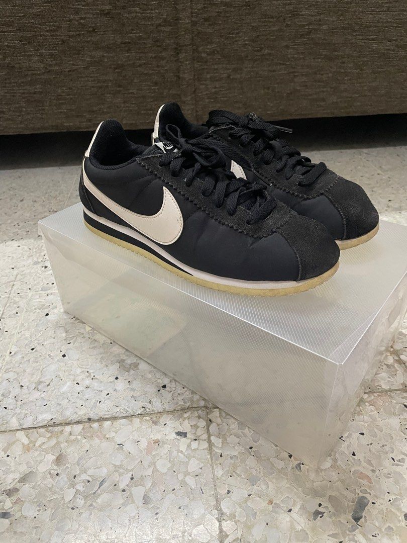 Nike cortez black black gum top