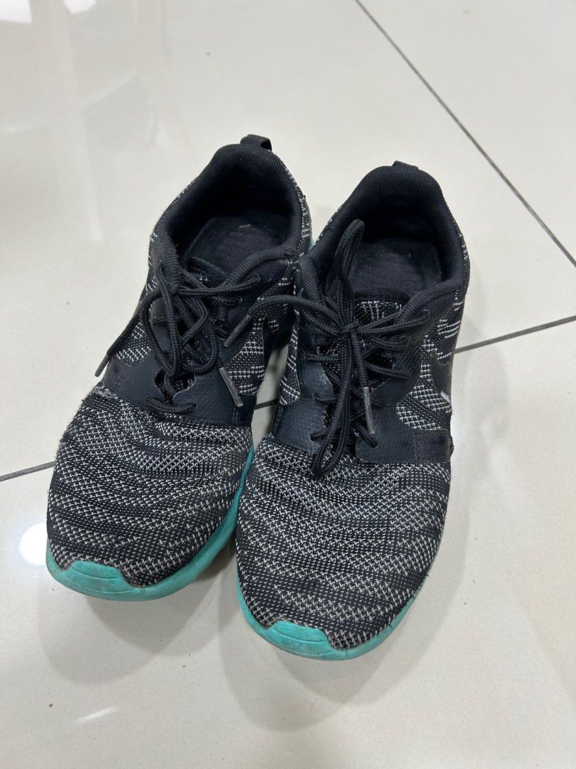 Nike black roches new arrivals