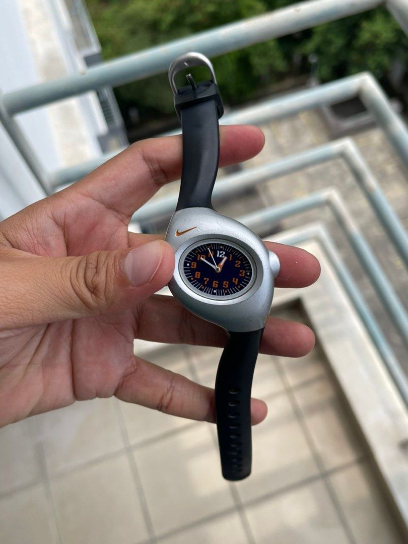 Nike junior watch clearance