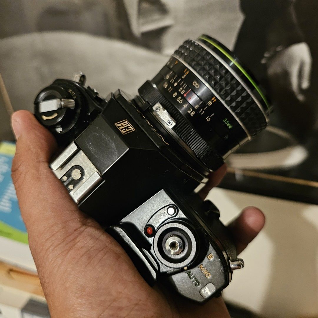 em nikon camera
