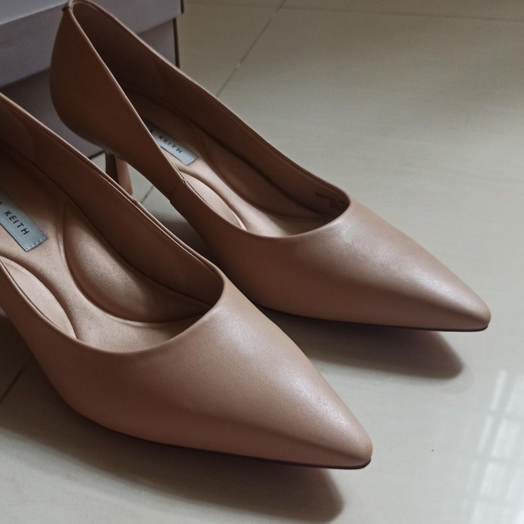 Nude heels shop size 5.5