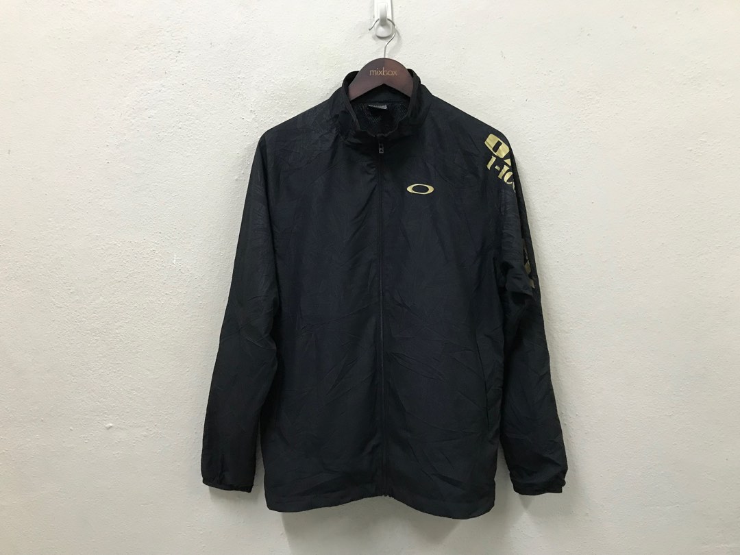 OAKLEY Windbreaker, Men's Fashion, Coats, Jackets and Outerwear on ...