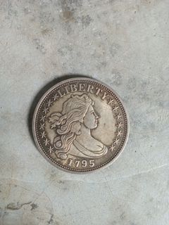 Old coin 1975 flowing hair USA