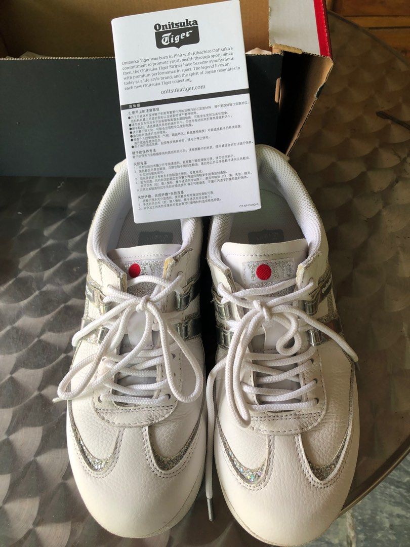 Onitsuka Tiger leather delegation EX shoes (Category: Sneakers) located in Singapore. Submitted by chapelle (Listing ID 1248994269, Image 1). Description: White/pure silver leather shoes.