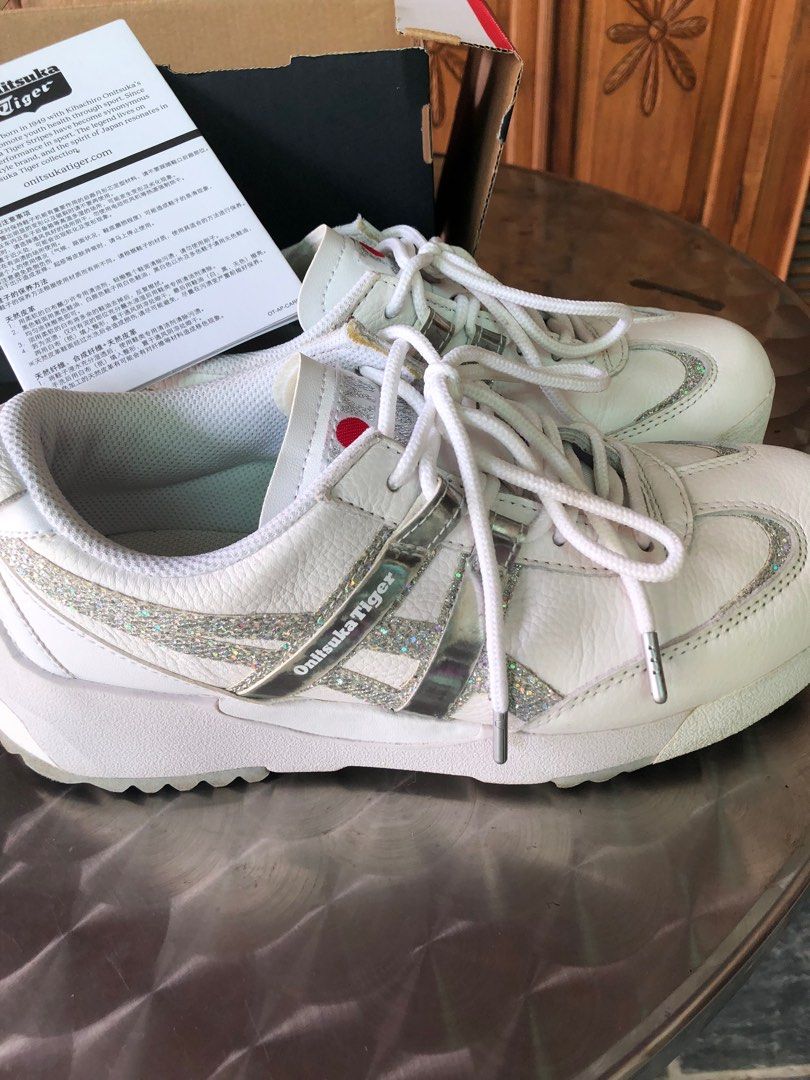 Onitsuka Tiger leather delegation EX shoes (Category: Sneakers) located in Singapore. Submitted by chapelle (Listing ID 1248994269, Image 2). Description: White/pure silver leather shoes.