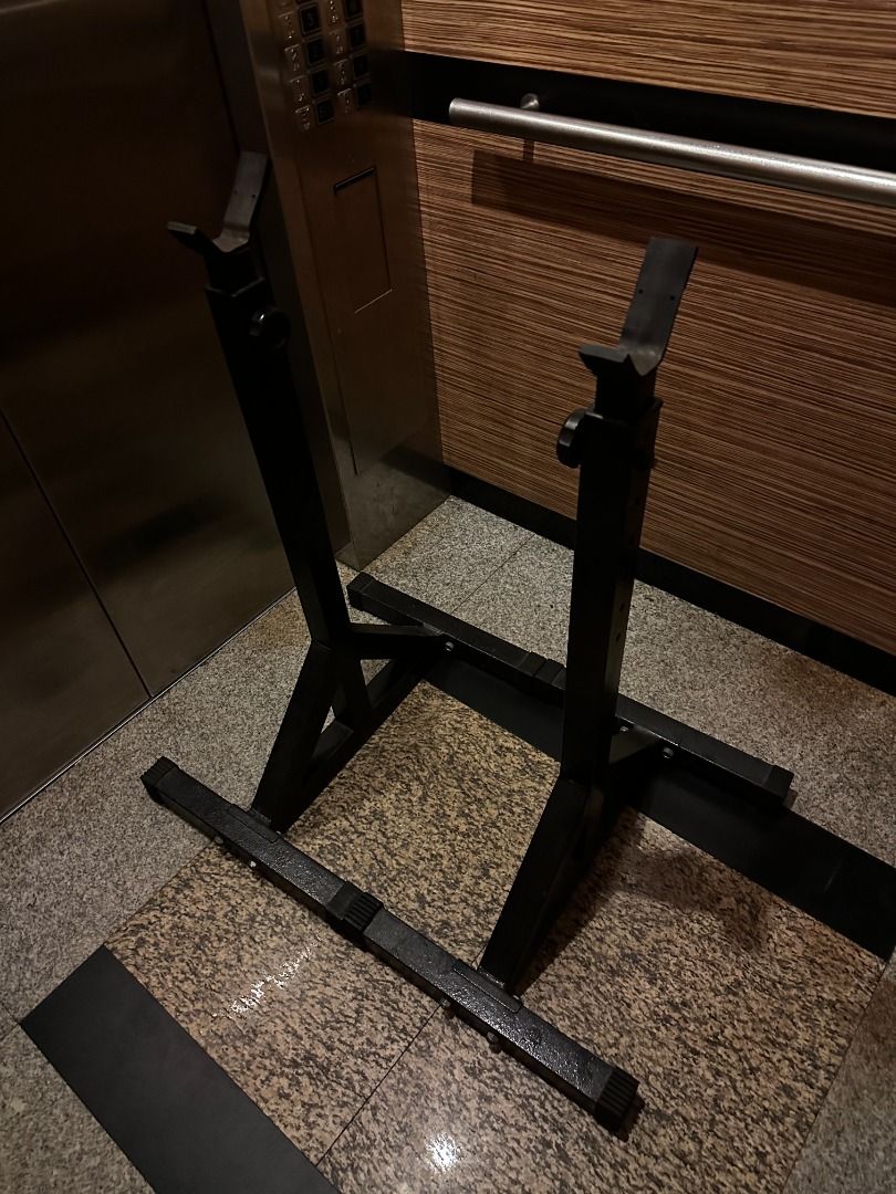 Portable squat rack/bench press rack, Sports Equipment, Exercise ...
