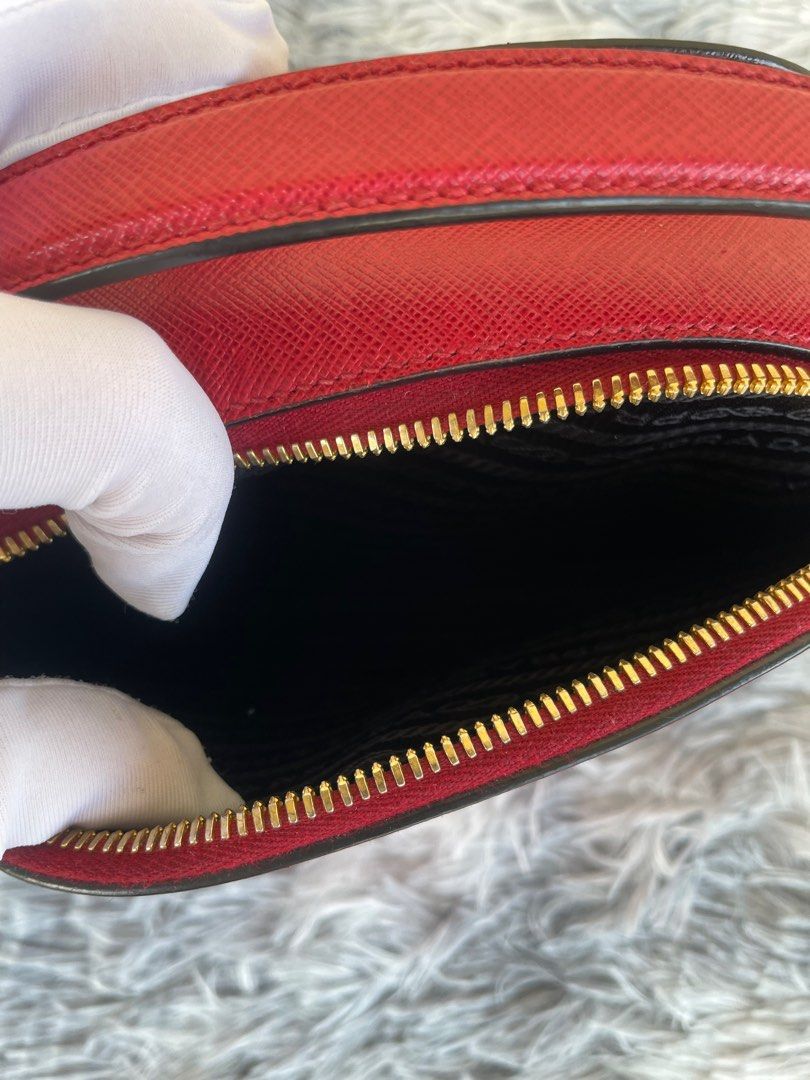 Prada Odette with Entrupy Certificate of Authenticity on Carousell