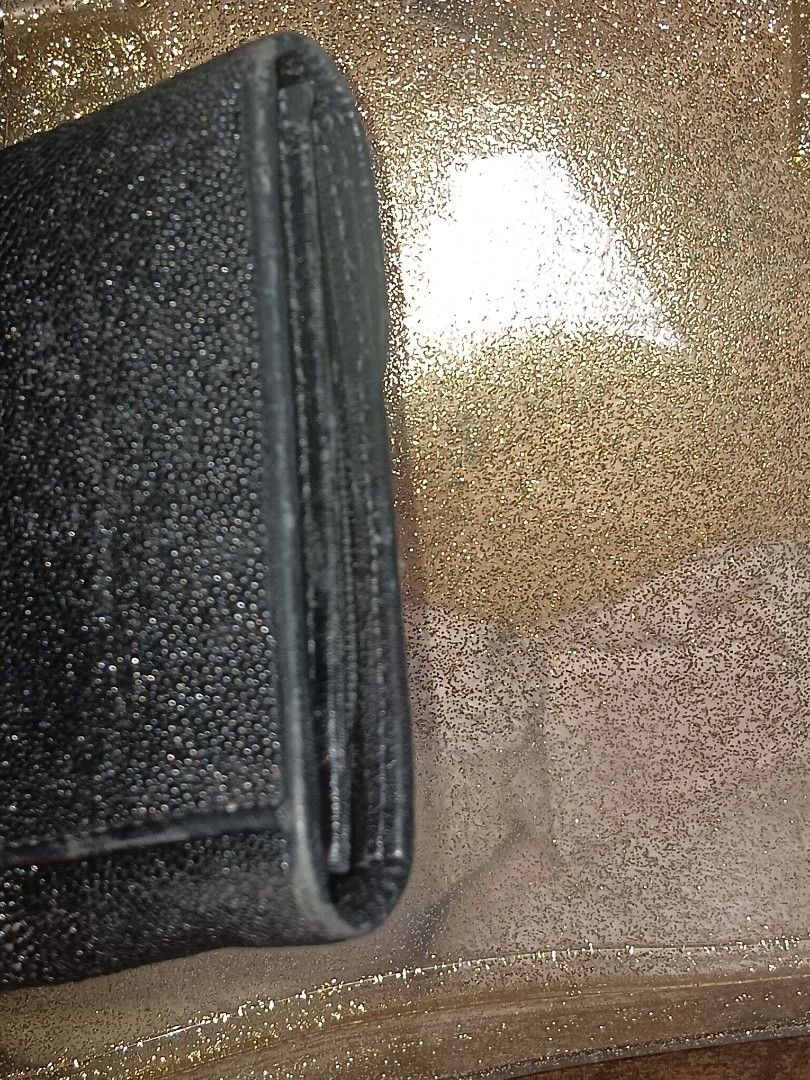 Preloved Stingray Wallet (Category: Wallets & Card holders) located in Zamboanga. Submitted by bags2bags2bags (Listing ID 1248945020, Image 3). Description: preloved stingray wallet long wallet size.
