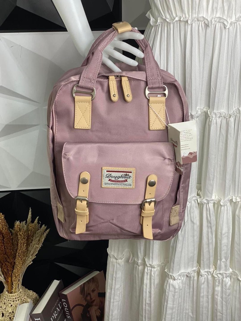 Doughnut macaroon sale top