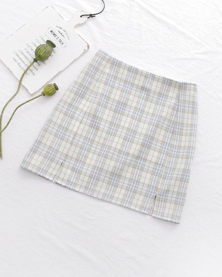 Shein Plaid Print Skirt (Category: Skirts) located in Pasig City. Submitted by bananaee (Listing ID 1249038173, Image 1). Description: .